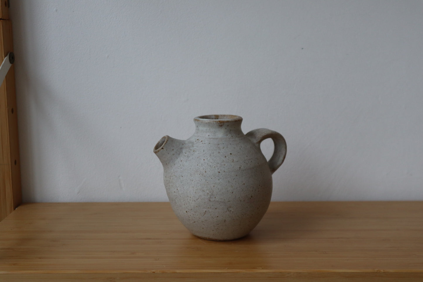 White & Blue Oil Pourers